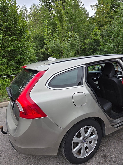 Volvo V60 13 of 14