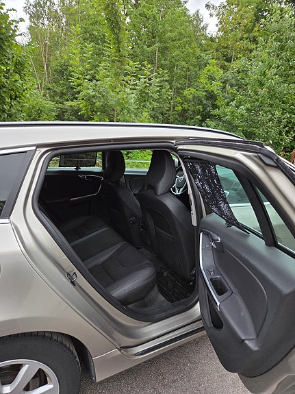 Volvo V60 11 of 14