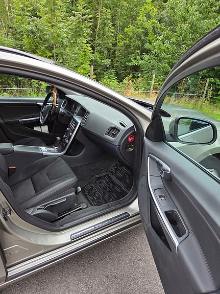 Volvo V60 12 of 14