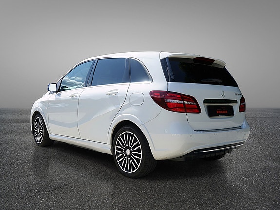 Mercedes-Benz B-Electric 8 of 30