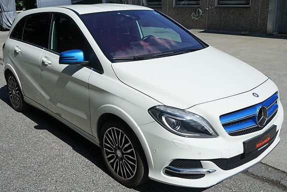 Mercedes-Benz B-Electric 19 of 30