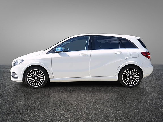 Mercedes-Benz B-Electric 7 of 30