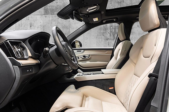 Volvo XC90 23 of 30