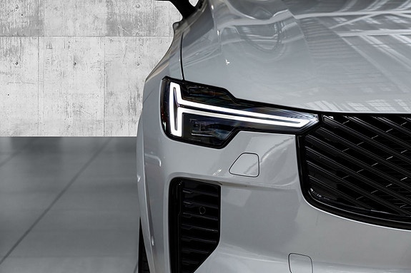 Volvo XC90 5 of 30