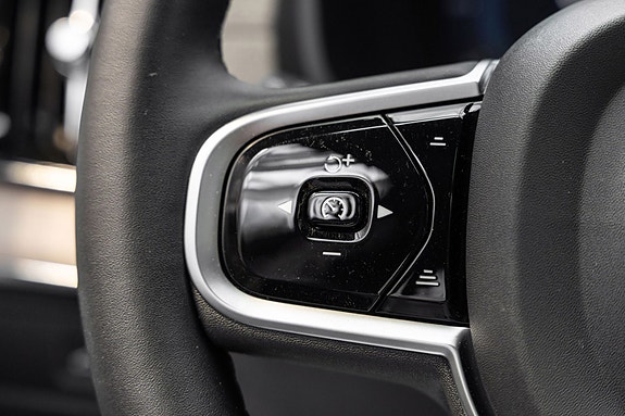Volvo XC90 12 of 30