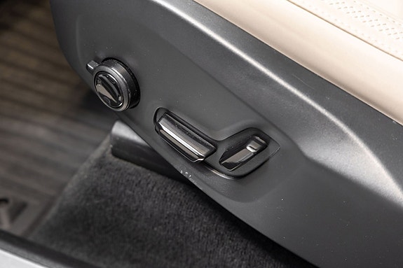 Volvo XC90 24 of 30