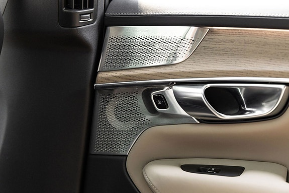 Volvo XC90 29 of 30