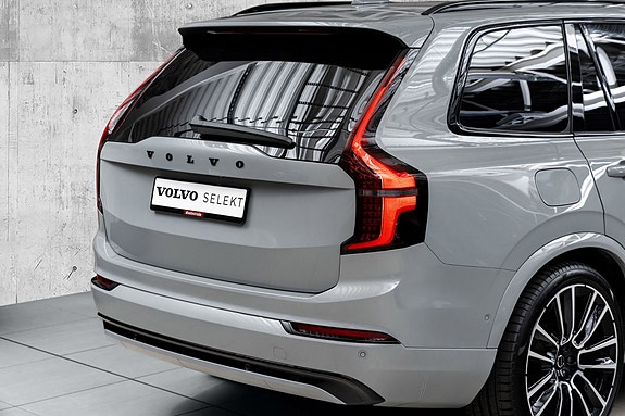 Volvo XC90 7 of 30