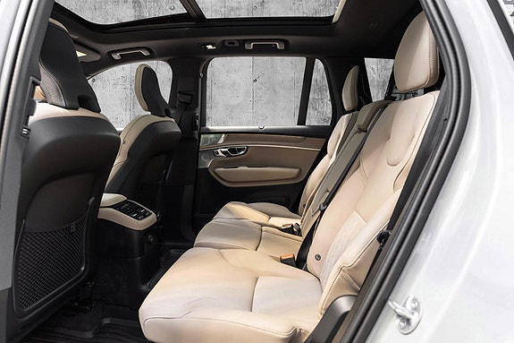 Volvo XC90 27 of 30