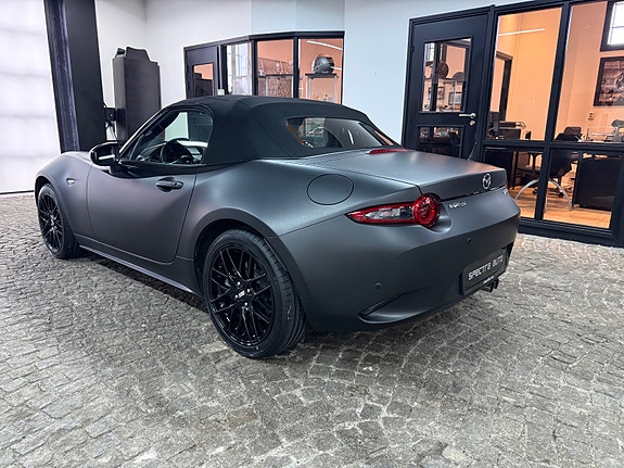 Mazda MX-5 3 of 15