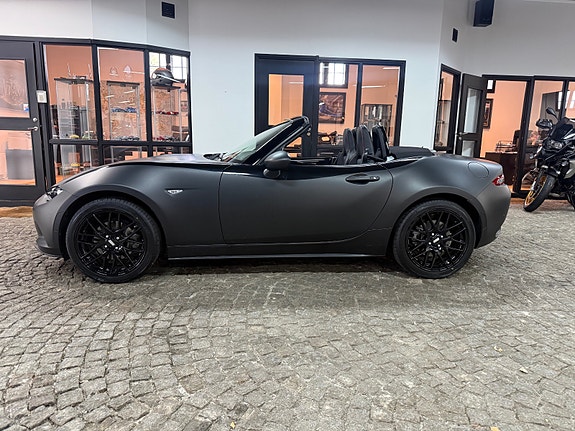 Mazda MX-5 7 of 15