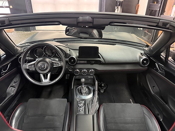 Mazda MX-5 9 of 15