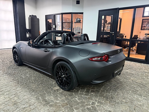 Mazda MX-5 8 of 15