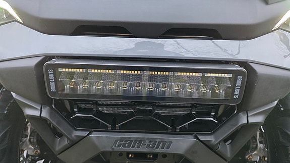 Can-Am Can-Am Outlander MAX 6x6 DPS 850 – med Mist-Tech tåkeslukkesystem 10 of 13