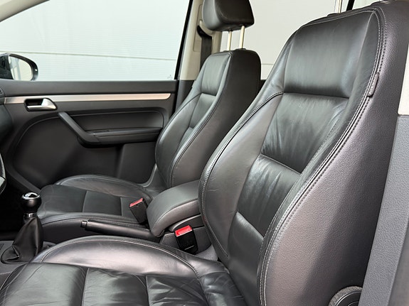Volkswagen Touran 15 of 30