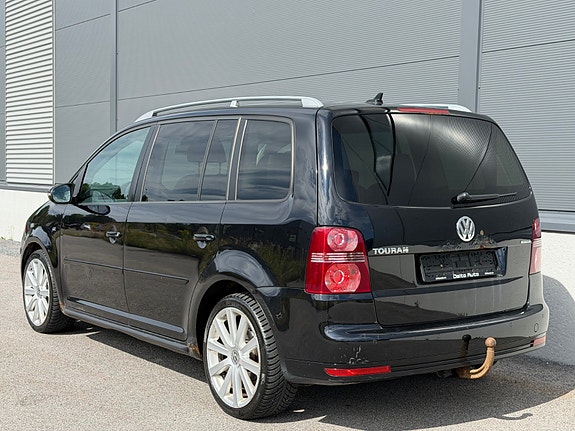 Volkswagen Touran 6 of 30