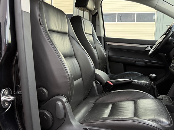 Volkswagen Touran 18 of 30