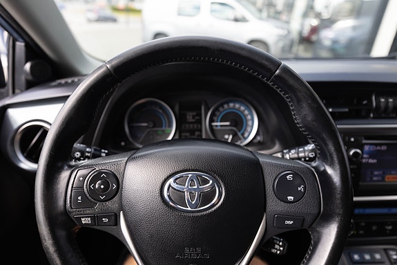 Toyota Auris 13 of 24