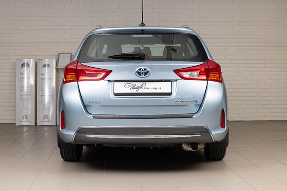 Toyota Auris 4 of 24