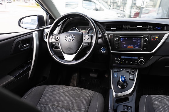 Toyota Auris 24 of 24