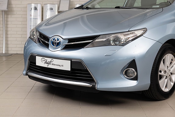 Toyota Auris 6 of 24
