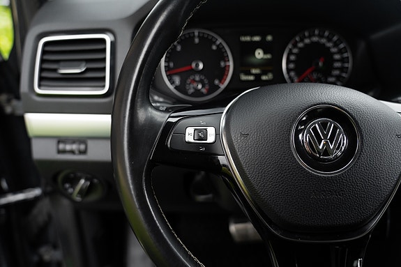 Volkswagen Amarok 15 of 24
