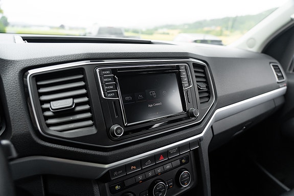 Volkswagen Amarok 19 of 24