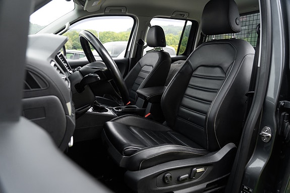 Volkswagen Amarok 13 of 24