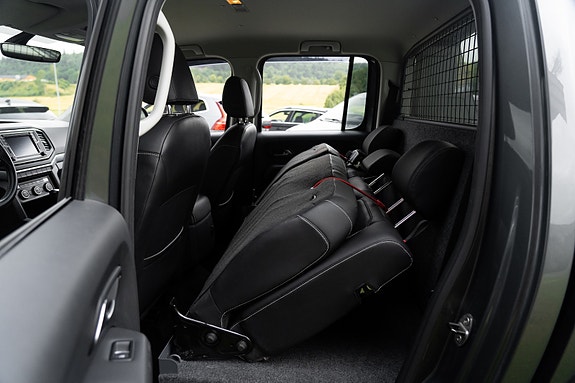 Volkswagen Amarok 22 of 24