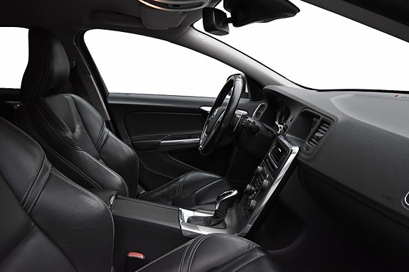 Volvo V60 9 of 18