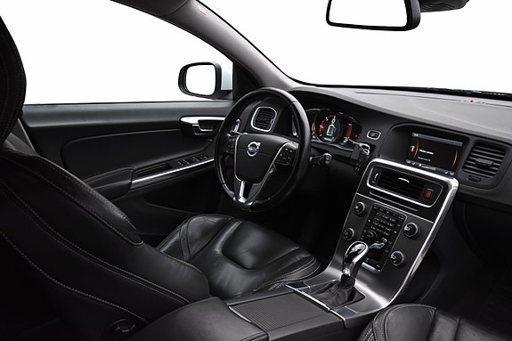 Volvo V60 11 of 18