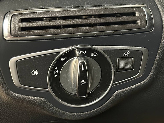 Mercedes-Benz C180 17 of 30