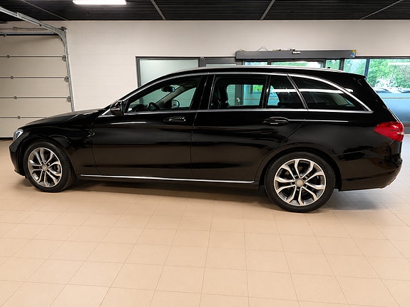 Mercedes-Benz C180 3 of 30