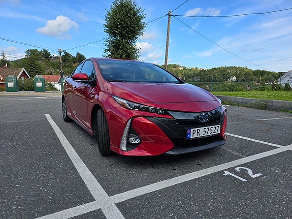 Toyota Prius Plug-in Hybrid 14 of 14