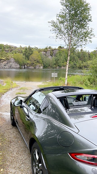 Mazda MX-5 4 of 9