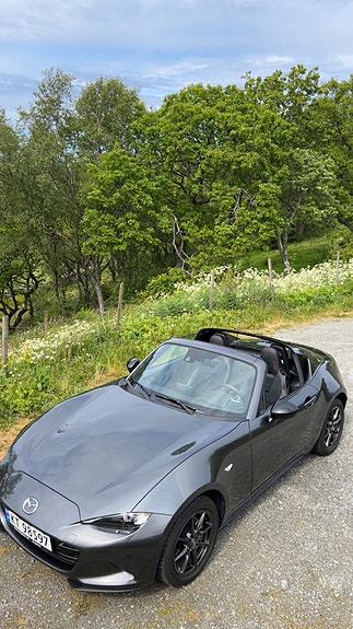 Mazda MX-5 2 of 9