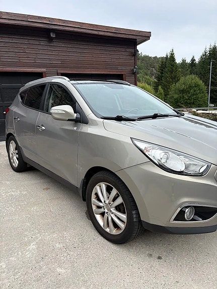 Hyundai ix35 3 of 24