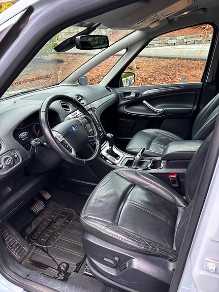 Ford S-MAX 8 of 10