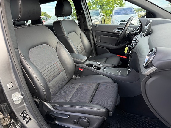 Mercedes-Benz B180 16 of 24