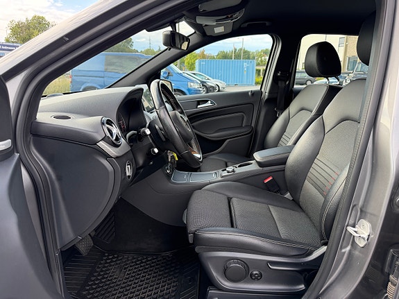 Mercedes-Benz B180 14 of 24