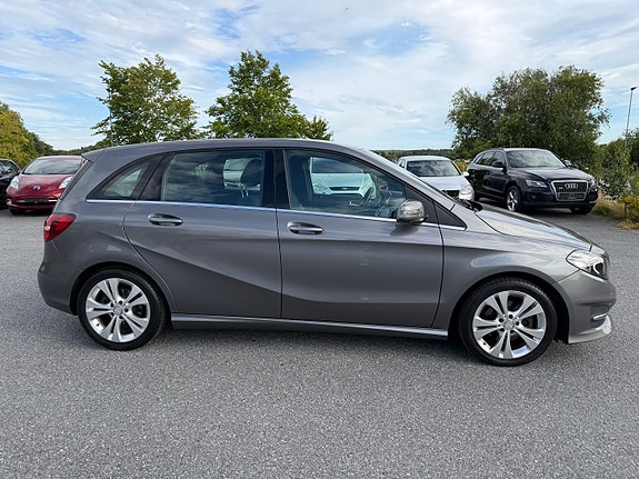 Mercedes-Benz B180 6 of 24
