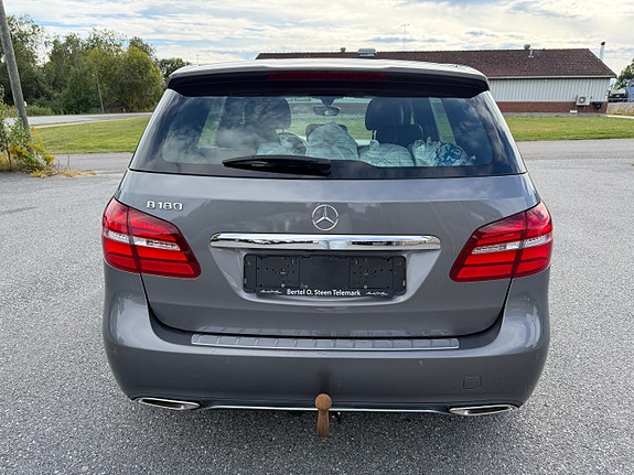 Mercedes-Benz B180 8 of 24