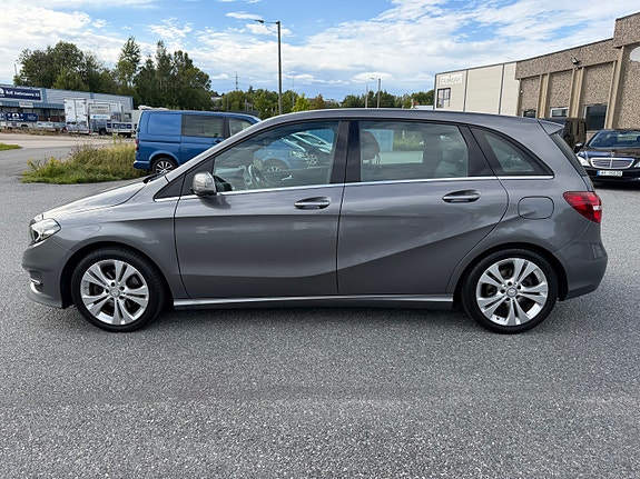 Mercedes-Benz B180 10 of 24