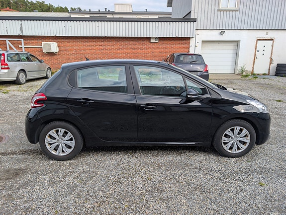 Peugeot 208 9 of 30
