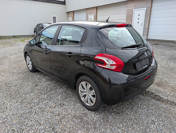 Peugeot 208 6 of 30