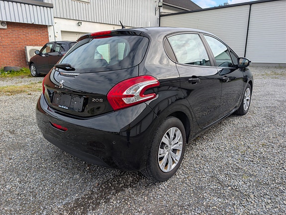 Peugeot 208 8 of 30