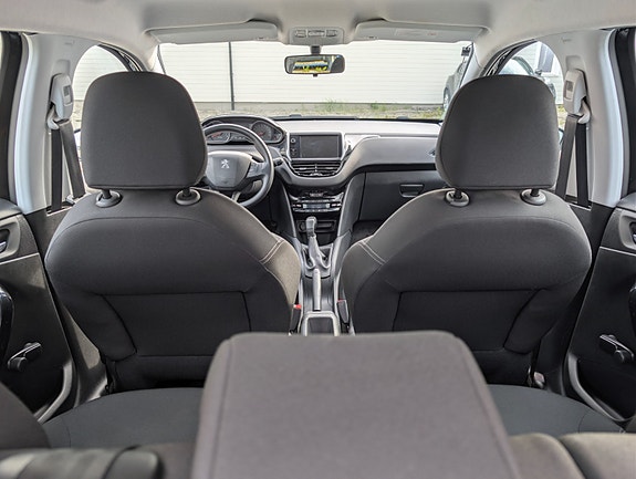 Peugeot 208 23 of 30