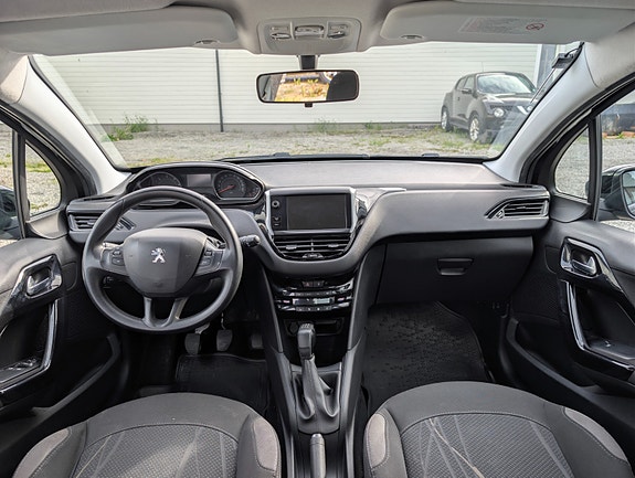 Peugeot 208 30 of 30