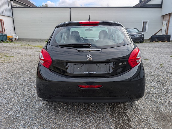 Peugeot 208 7 of 30