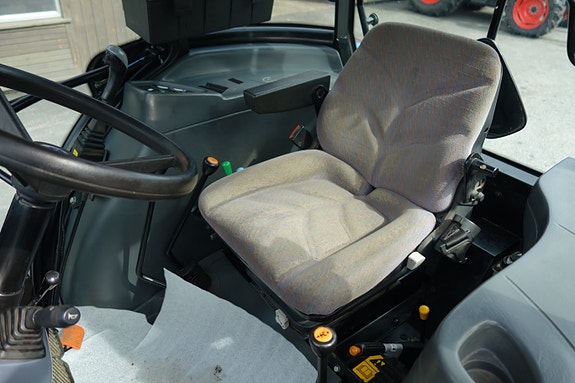 New Holland TD90 7 of 9